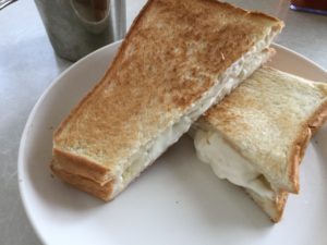 バウルーで焼いたホットサンド