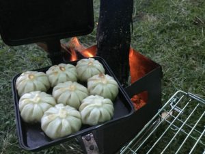 バウルーで小籠包を温める