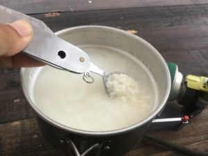 お米を混ぜながら炊く水編