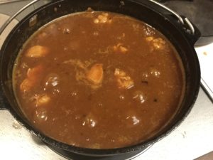 ニトリのダッチオーブンでカレー