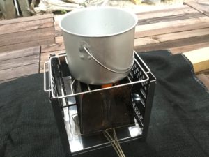 ネイチャーストーブとDUGの焚火缶とカマド型焚火台