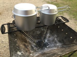 焚火ゴトクにDUG焚火缶を乗せてみる