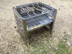 カマド型ミニ焚火台全景