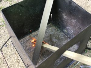 フェザーもどきで着火を試みる