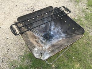 焚火台Lに焚火ゴトク載せる