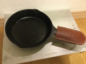 Seriaスキレットハンドルカバー装着