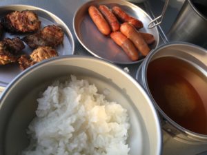 キャンプ飯