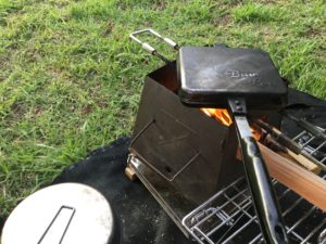 焚火でバウルー