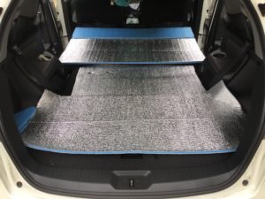 車中泊の銀マット