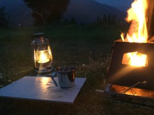 ランタンと焚火