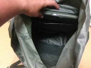 ザック内の背負子
