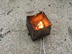 ネイチャーストーブに火入れ