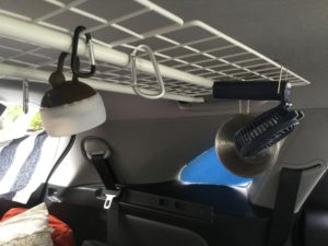 車内泊のランタン