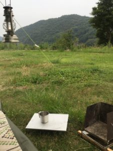 フィールドで焚火準備