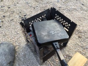 バウルーと炭火