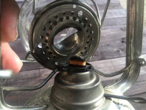 焦げたランタンの芯