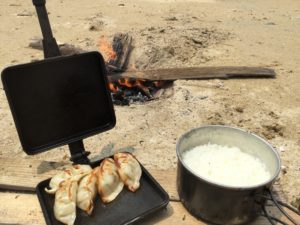 焚火で炊飯