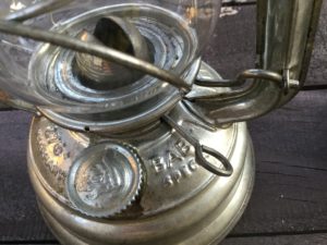 ハリケーンランタンの給油口