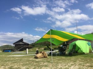 重装備テント設営