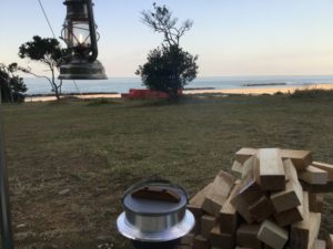 キャンプ羽釜と海