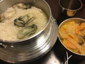 羽釜で牡蠣ご飯