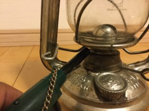 ハリケーンランタンの火のつけ方②