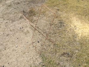 煙突の支えの100均アイテム