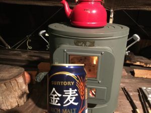 薪ストーブとビール