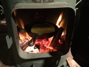 グラタンを薪ストーブで焼く