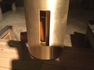 サイドのオイル量チェック窓