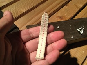 細く先を成形した芯