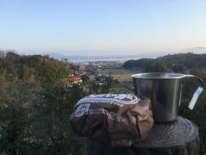 サービスエリアの朝