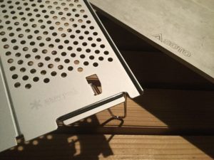 SOTOとスノーピークのロゴ