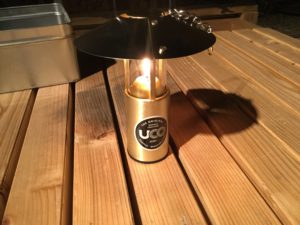 リフレクターを付けたUCOのキャンドルランタン