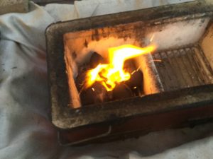 豆炭に着火