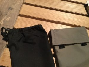 サイドテーブルの収納袋