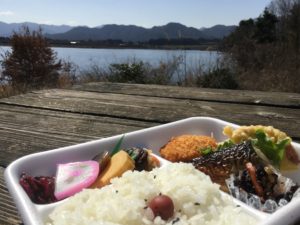 お気に入りの場所で弁当