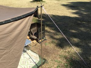 跳ね上げのあるテント