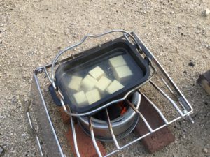 角型ダッチオーブンで湯豆腐