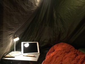 テントの中の風景