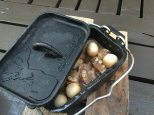 茹でた後のスペアリブ