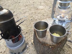 キャンティーンで湯を沸かす