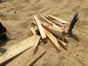 バトニングで薪作り