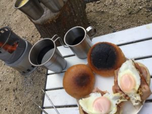 目玉焼きバーガー完成!