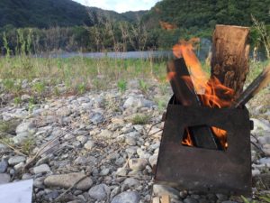 ユニフレームで焚火