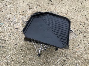 ファイアグリルsoloとユニ鉄の大きさ比較