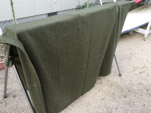ブランケットを干す