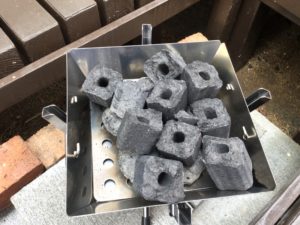 オガ炭に火をつける