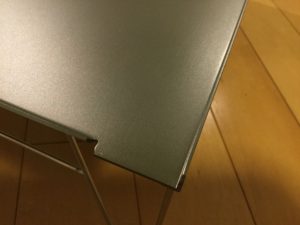 テーブルのバリ