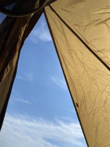 テントからの空
